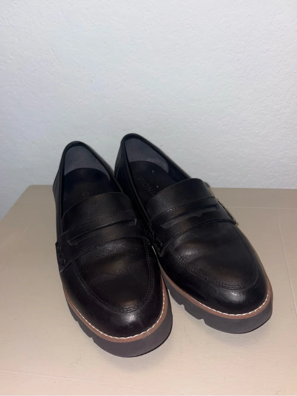 Vionic Cheryl II Women's Slip On Black Leather Penny Loafer Women’s 6